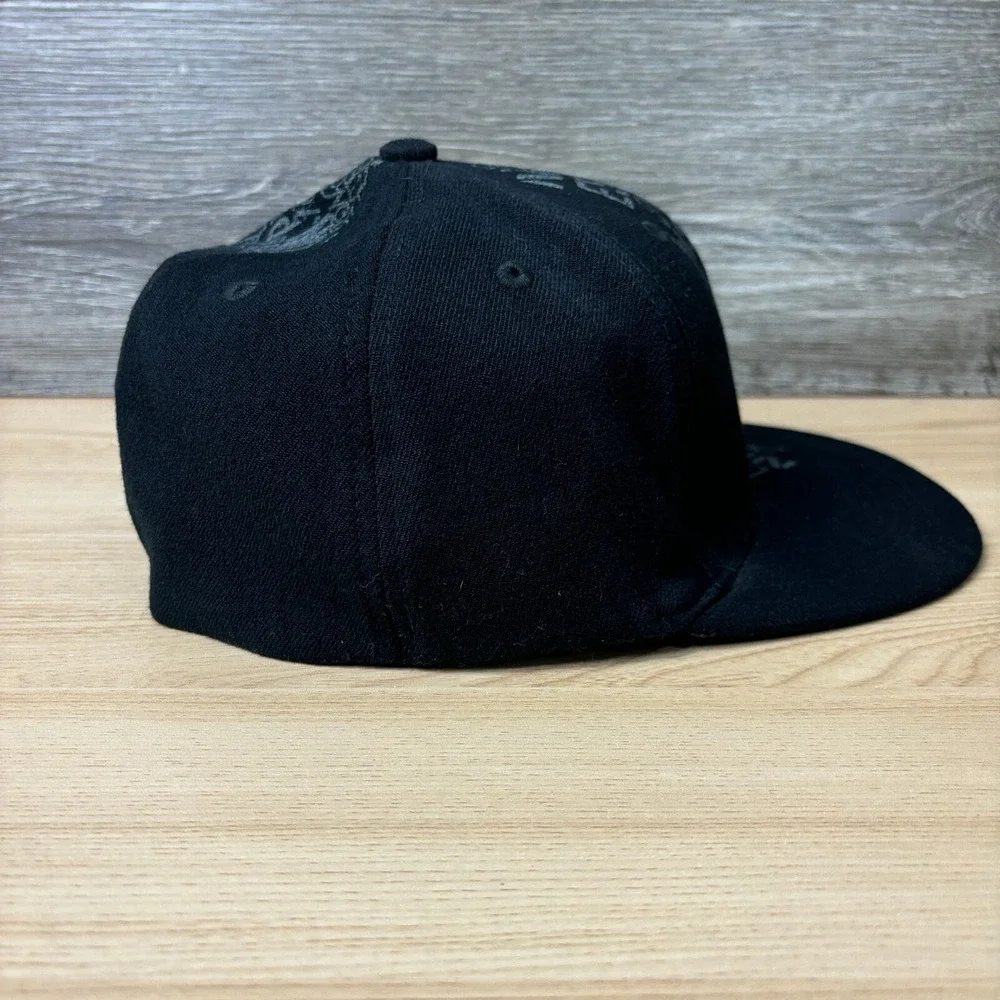 North Dakota State‎ University Hat Cap Fitted Black One Size Flex Graffiti Y2K